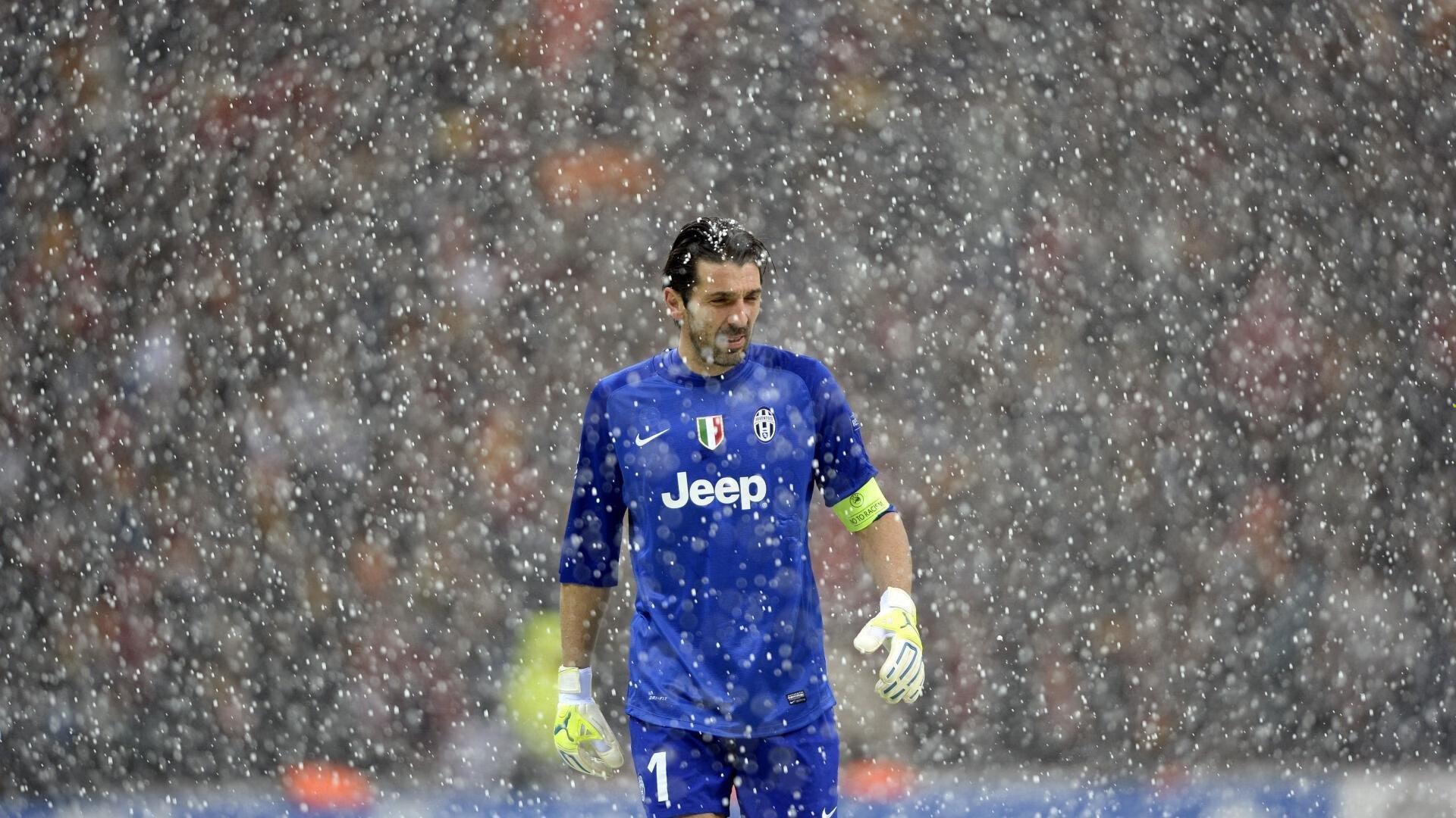 黑马逆袭！无名小将爆冷击败世界冠军，缔造体坛新传奇