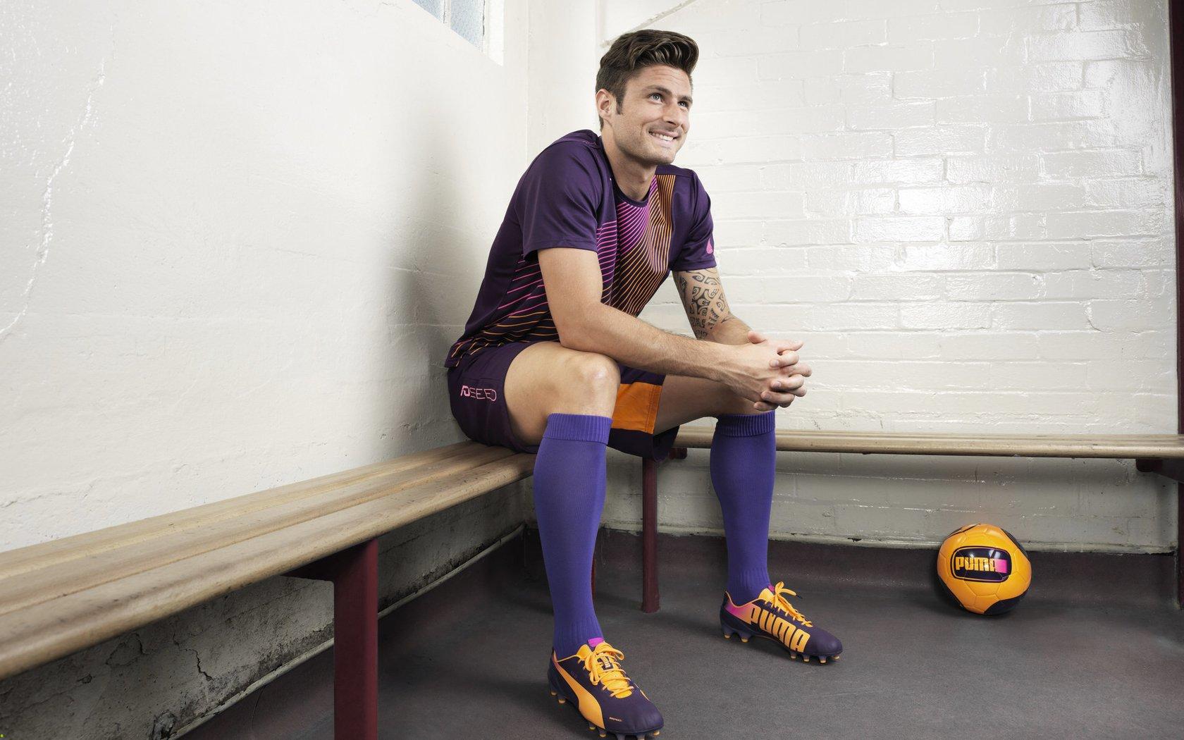 格斗巨星巅峰对决，传奇之战点燃全球拳迷热情