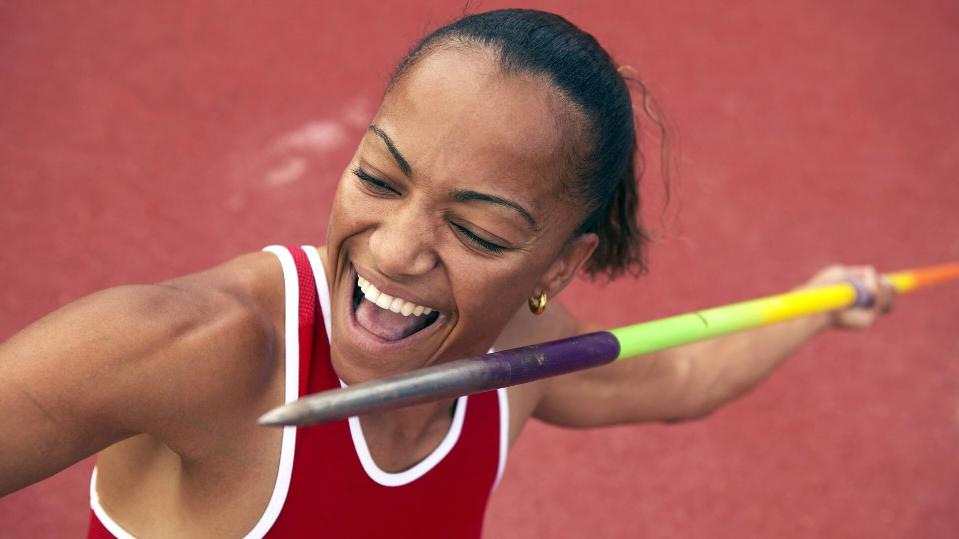 国际帆船赛巅峰对决 顶尖选手逐浪争锋