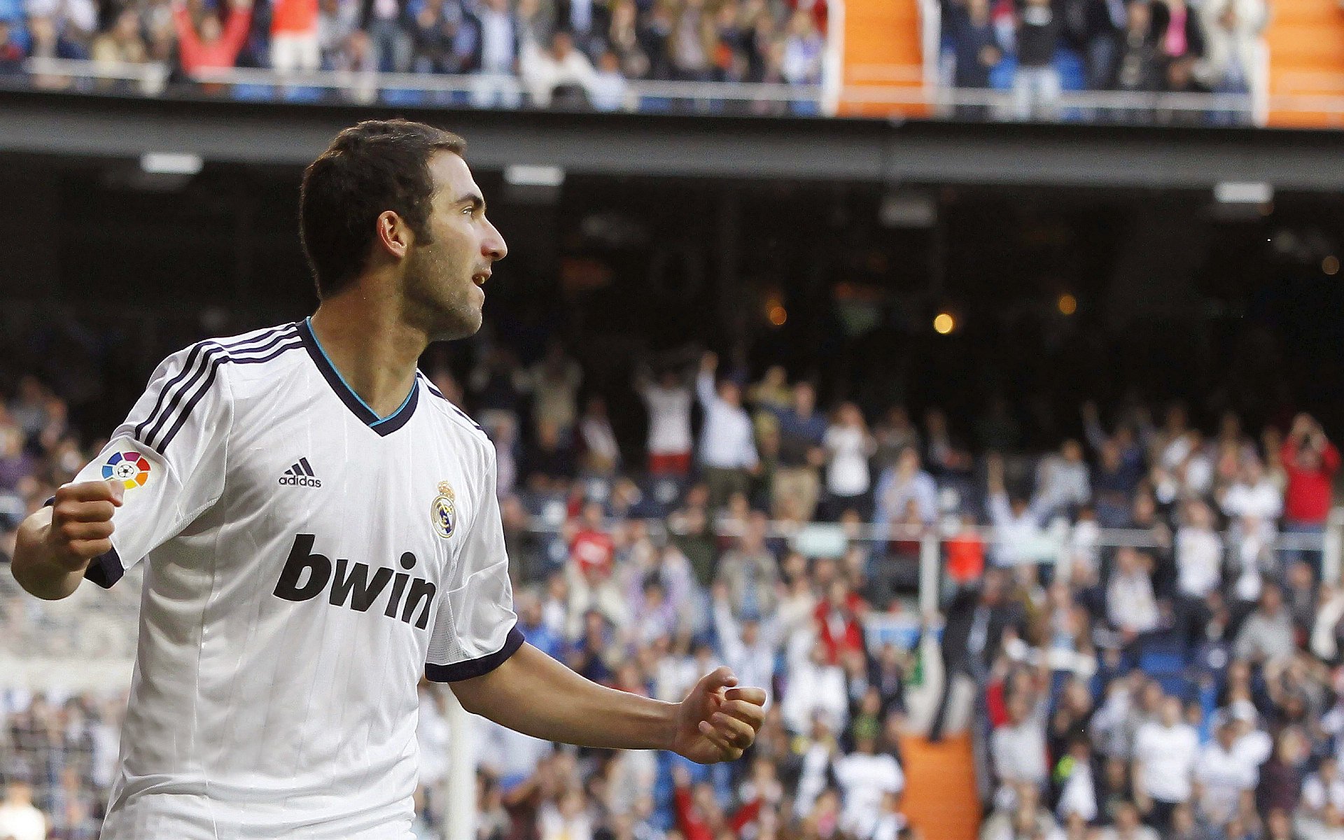 法国名将拉维勒涅刷新撑杆跳赛季最佳 巴黎奥运备战再添信心